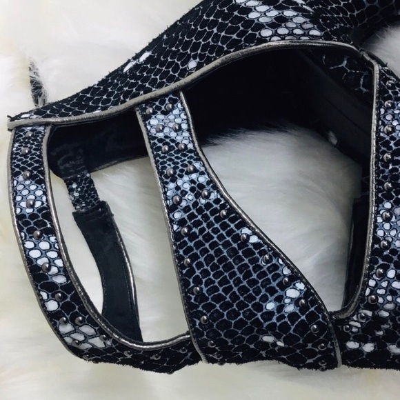 BCBG python caged gladiator heel - Picture 6 of 8